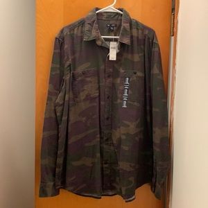 Gap flannel shirt. Camo print. Size XL